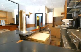Spain Barcelona shop two floors direct access to public road PR-00330
