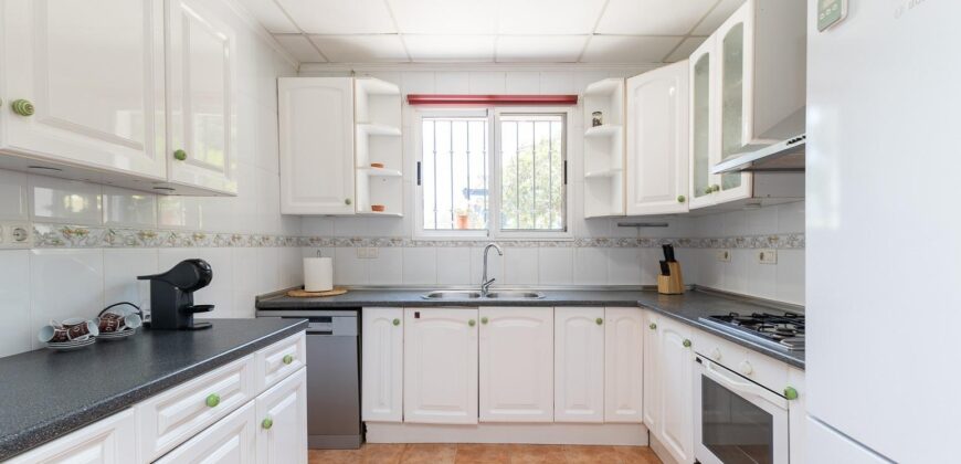 Spain Get your residency! villa with pool, garden and terrace 006825