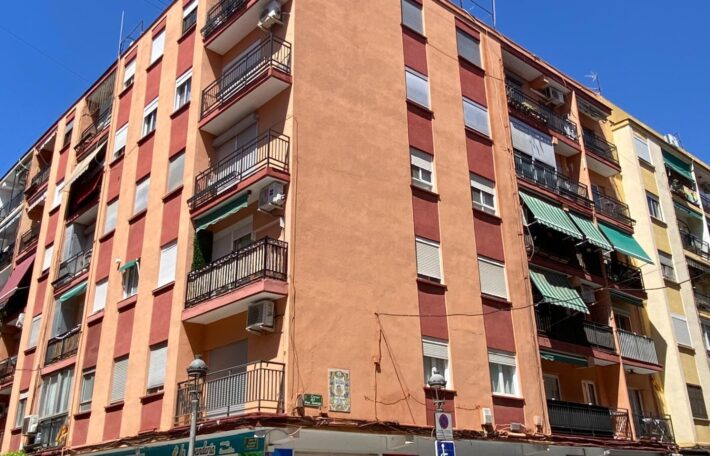Spain Get your residency! apartment in a central area, need renovation #006645