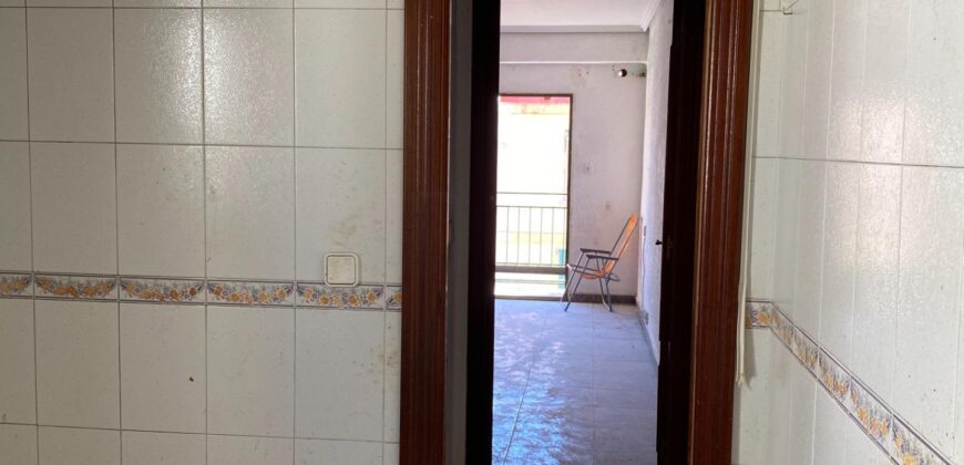 Spain Get your residency! apartment in a central area, need renovation #006645