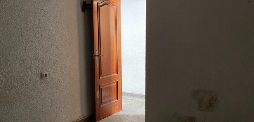 Spain Get your residency! apartment in a central area, need renovation #006645