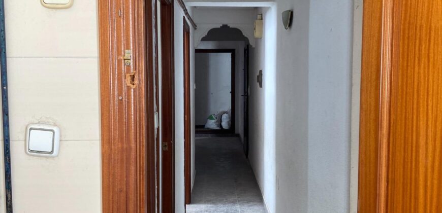 Spain Get your residency! apartment in a central area, need renovation #006645