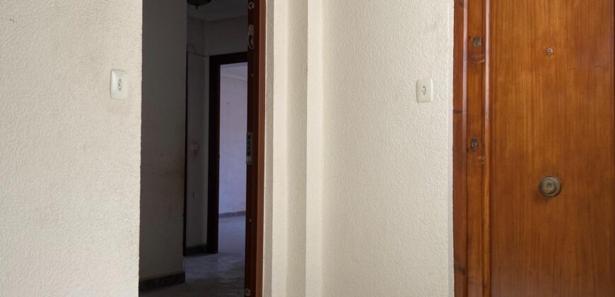 Spain Get your residency! apartment in a central area, need renovation #006645