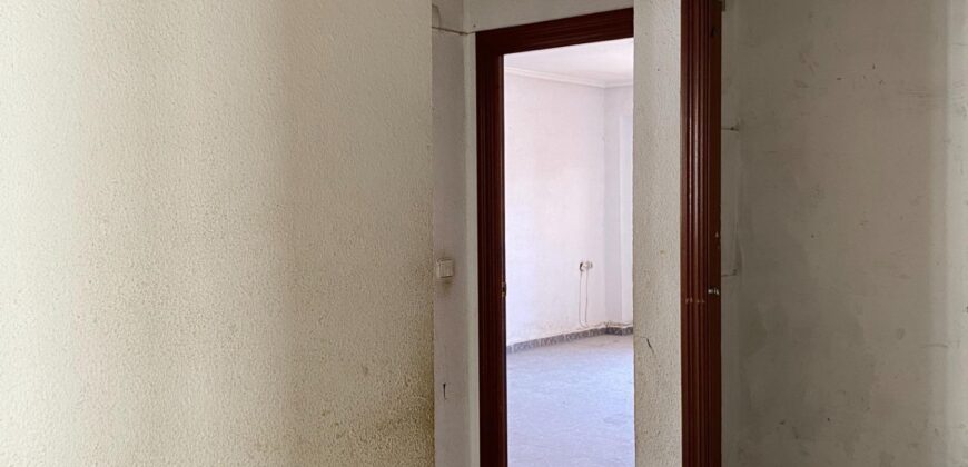 Spain Get your residency! apartment in a central area, need renovation #006645