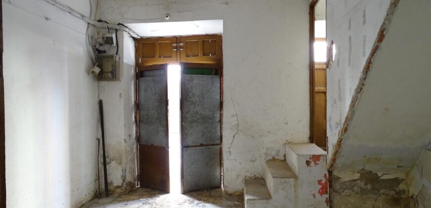 Spain Get your residency! building nice location, need renovation 006815
