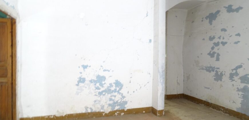 Spain Get your residency! building nice location, need renovation 006815