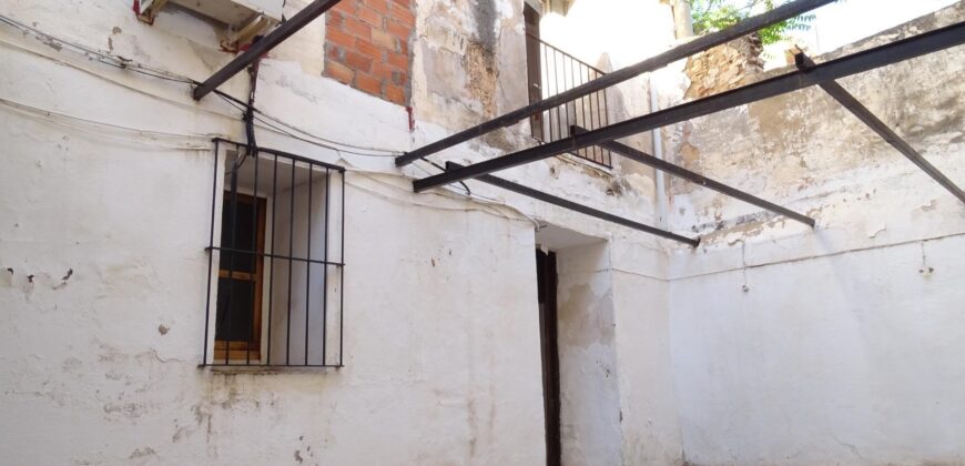 Spain Get your residency! building nice location, need renovation 006815