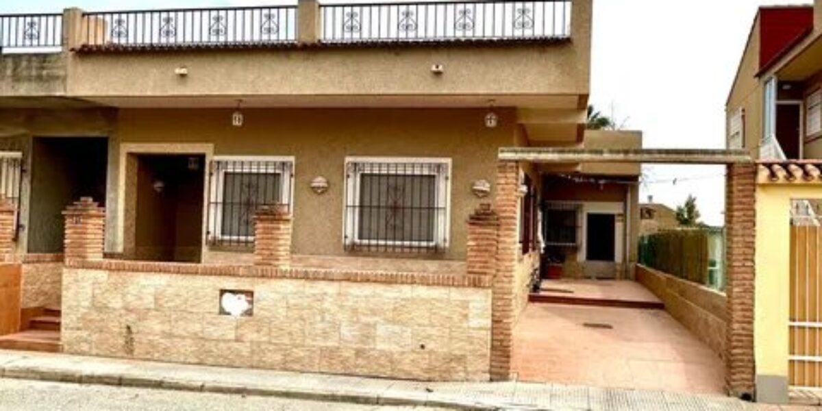 Spain Get your residency! semi-detached villa just minutes from beach 0021 Spain Get your residency! semi-detached villa just minutes from beach 0021