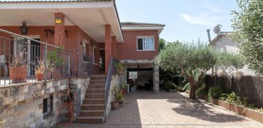 Spain Get your residency! villa in a quiet and well-connected area PR-00340