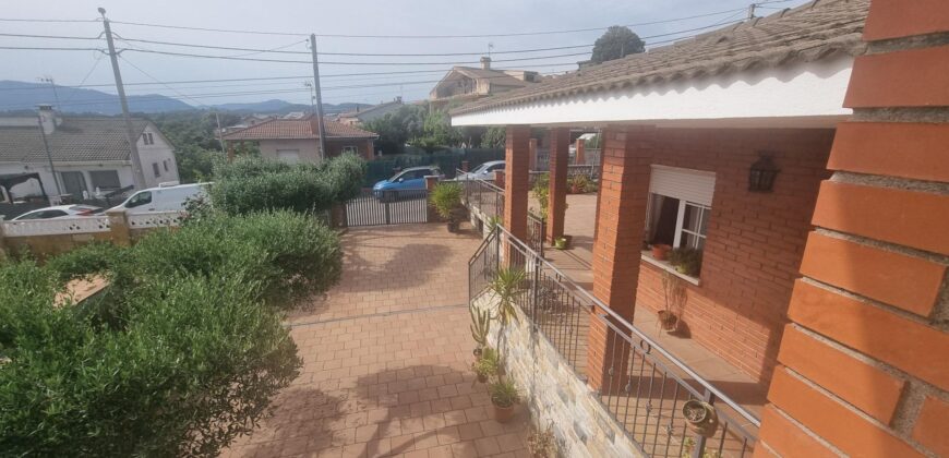 Spain Get your residency! villa in a quiet and well-connected area PR-00340