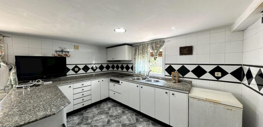 Spain Get your residency! villa in a quiet and well-connected area PR-00340