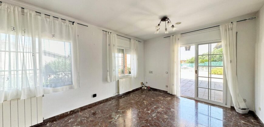 Spain Get your residency! villa in a quiet and well-connected area PR-00340