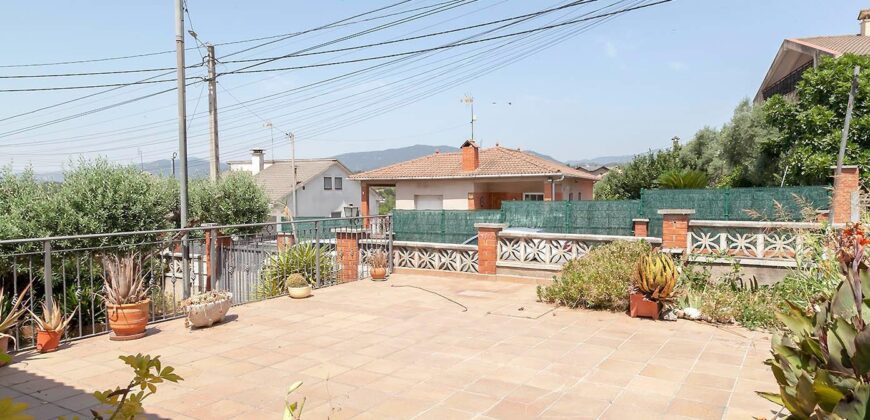 Spain Get your residency! villa in a quiet and well-connected area PR-00340