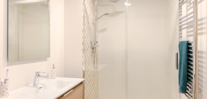 Spain Get your residency! apartment with private terrace PR-00350