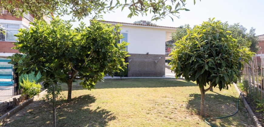 Spain Get your residency! villa with garden, central location PR-00353