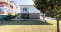 Spain Get your residency! villa with garden, central location PR-00353