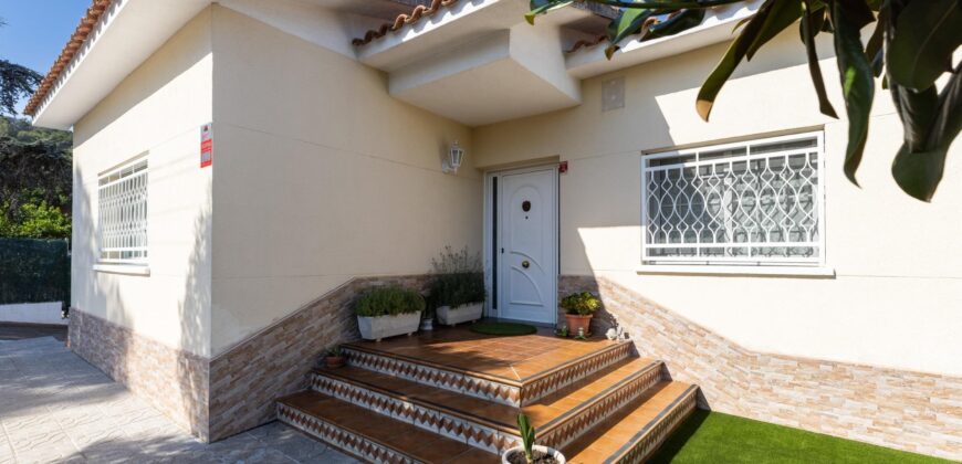 Spain Get your residency! villa with garden, central location PR-00353