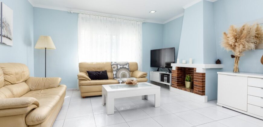 Spain Get your residency! villa with garden, central location PR-00353