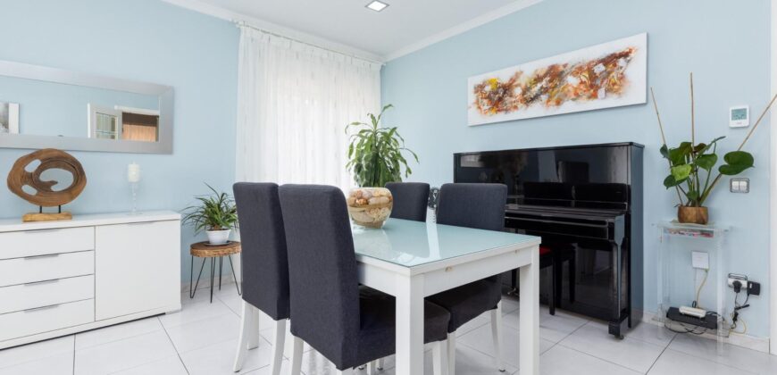 Spain Get your residency! villa with garden, central location PR-00353