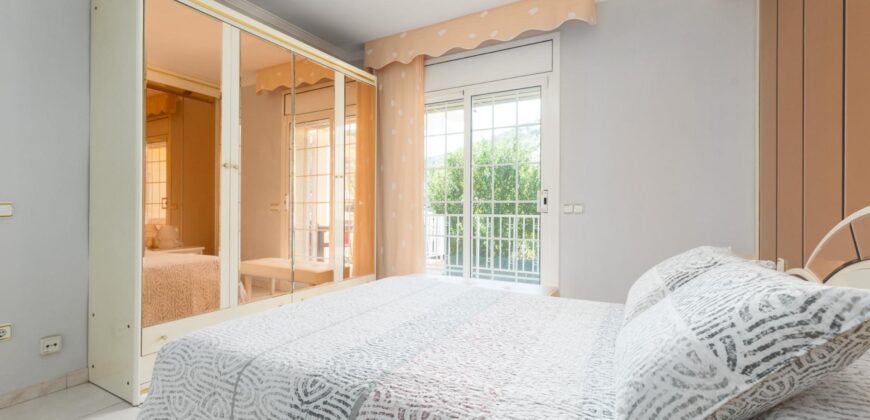 Spain Get your residency! villa with garden, central location PR-00353