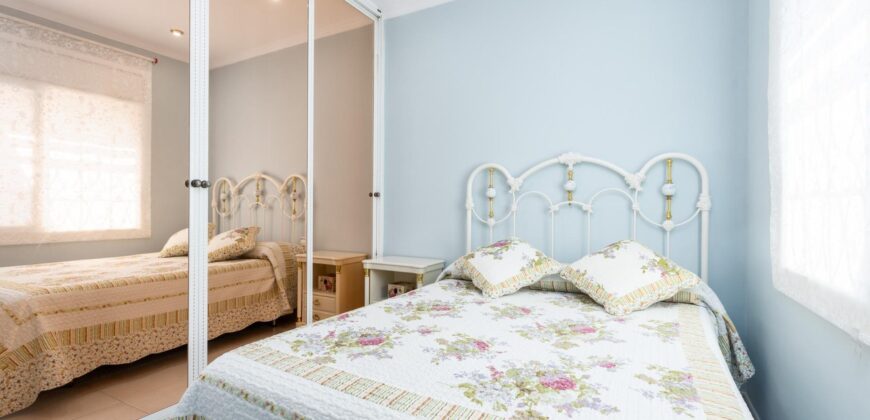 Spain Get your residency! villa with garden, central location PR-00353