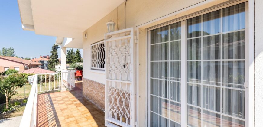 Spain Get your residency! villa with garden, central location PR-00353