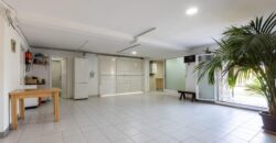 Spain Get your residency! villa with garden, central location PR-00353