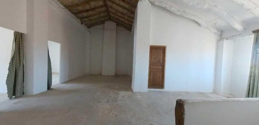 Spain Get your residency! house great location, need renovation 007005