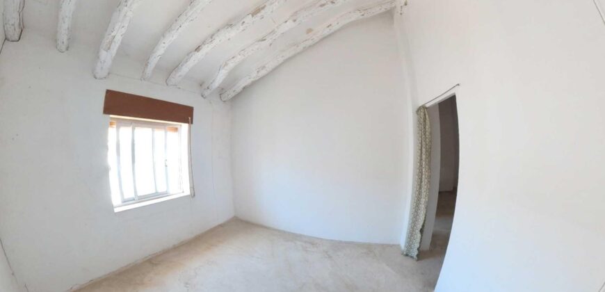 Spain Get your residency! house great location, need renovation 007005
