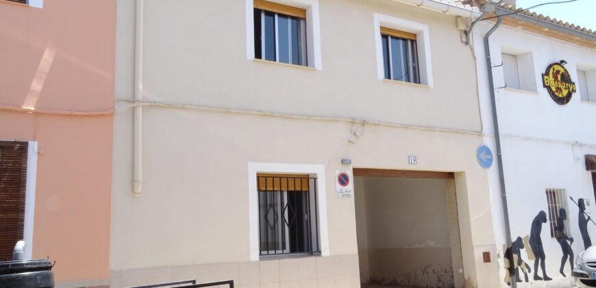 Spain Get your residency! house great location, need renovation 007005