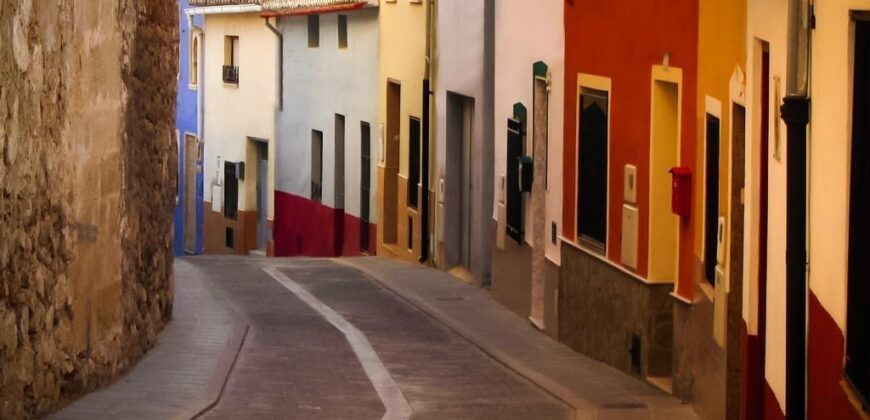Spain Get your residency! house great location, need renovation 007005