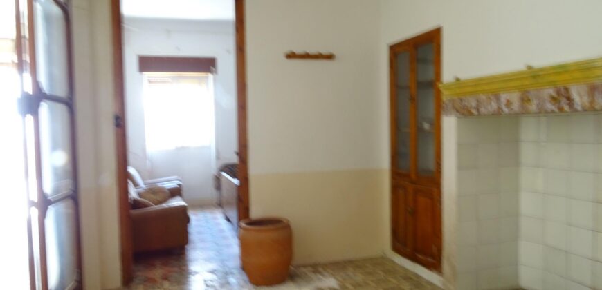 Spain Get your residency! house great location, need renovation 007005