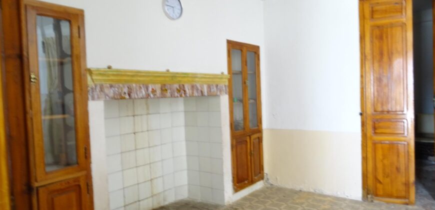 Spain Get your residency! house great location, need renovation 007005