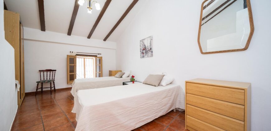 Spain Get your residency! terraced house in a central area 006615