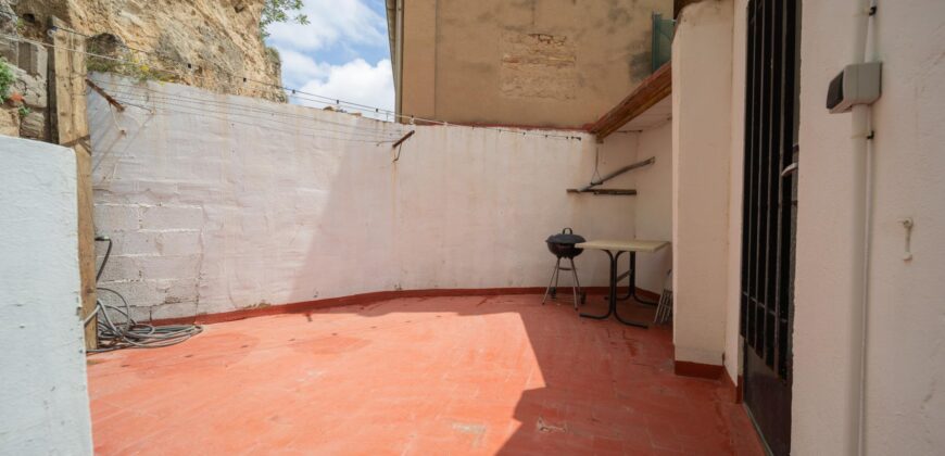 Spain Get your residency! terraced house in a central area 006615