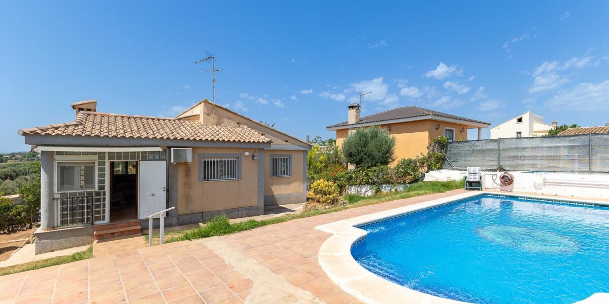 Spain Get your residency! villa with pool and garden in a quiet area #006955 Spain Get your residency! villa with pool and garden in a quiet area #006955
