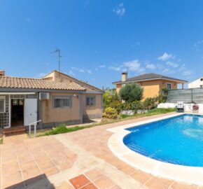 Spain Get your residency! villa with pool and garden in a quiet area #006955