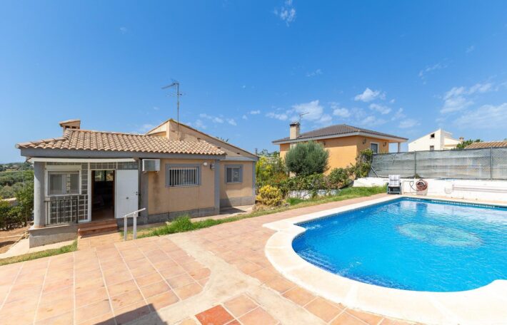 Spain Get your residency! villa with pool and garden in a quiet area #006955