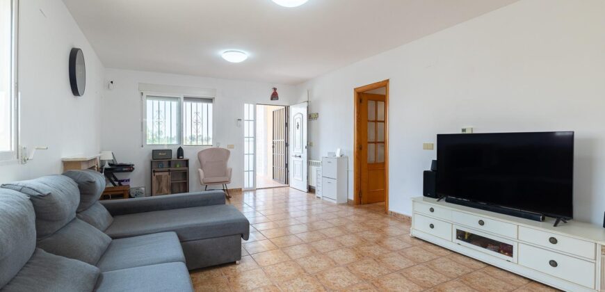Spain Get your residency! villa with pool and garden in a quiet area #006955