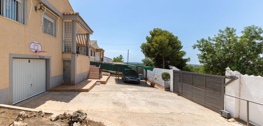 Spain Get your residency! villa with pool and garden in a quiet area #006955