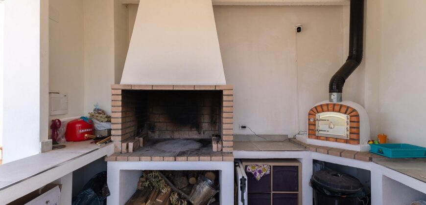 Spain Get your residency! villa with pool and garden in a quiet area #006955