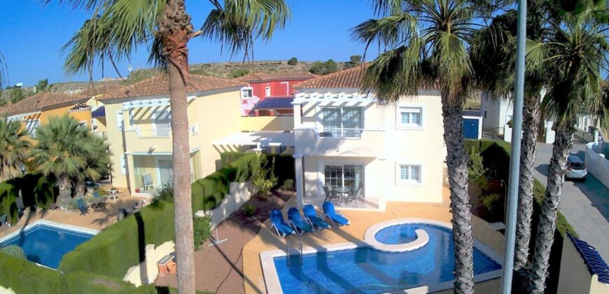 Spain Get your residency! villa with exceptional Plot and large pool SVM738695