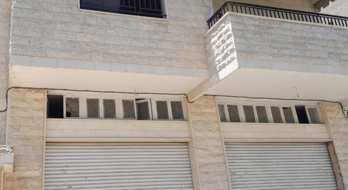 maalaka building shops two facades 200m + apartment 250m for sale #6642