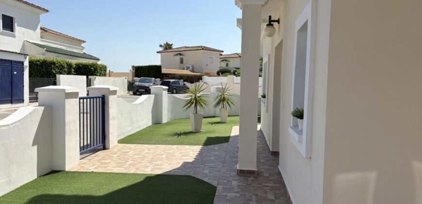 Spain Get your residency! villa with exceptional Plot and large pool SVM738695