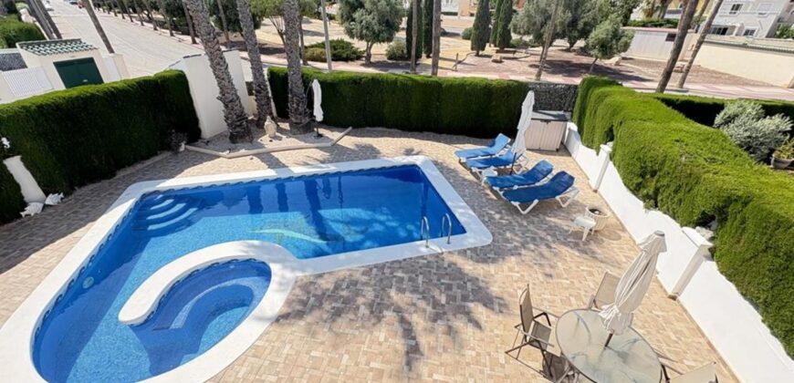 Spain Get your residency! villa with exceptional Plot and large pool SVM738695