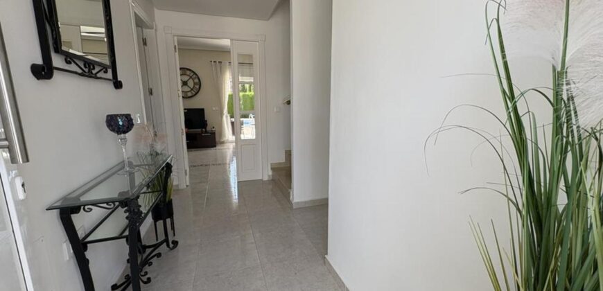 Spain Get your residency! villa with exceptional Plot and large pool SVM738695