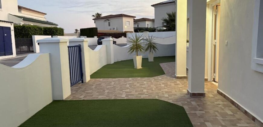 Spain Get your residency! villa with exceptional Plot and large pool SVM738695