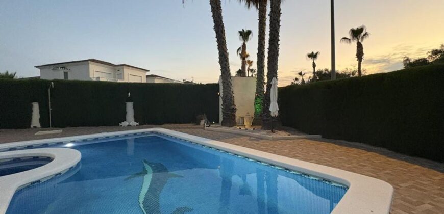 Spain Get your residency! villa with exceptional Plot and large pool SVM738695