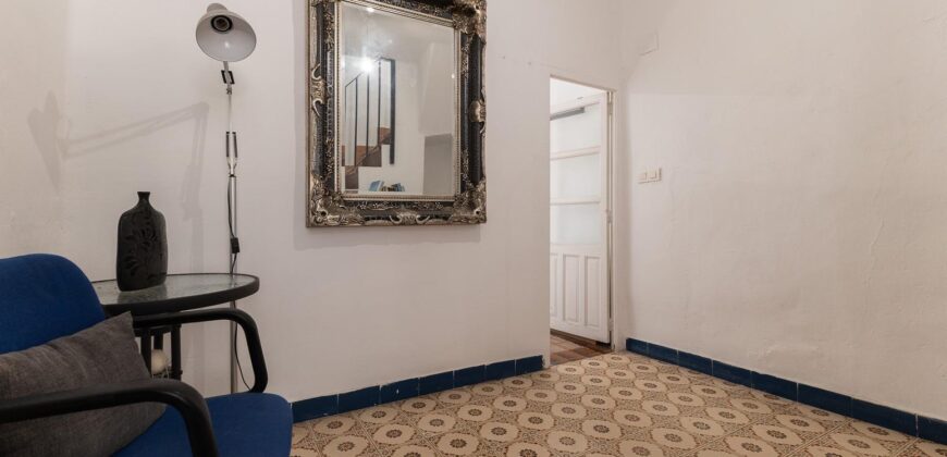 Spain Get your residency! house nice location, need renovation 007615