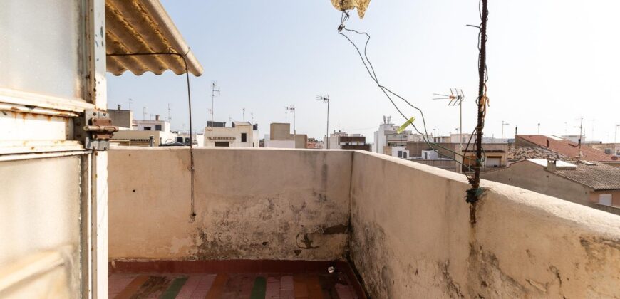 Spain Get your residency! house nice location, need renovation 007615